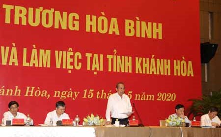 Phó Thủ tướng Thường trực làm việc với Khánh Hòa về cải cách hành chính